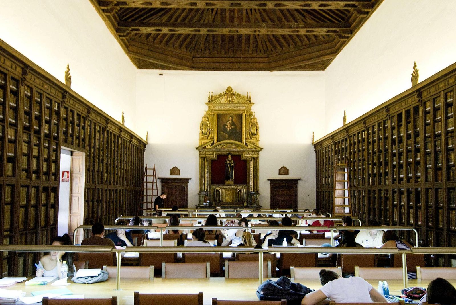 Retablo en la Biblioteca del Hospital Real.