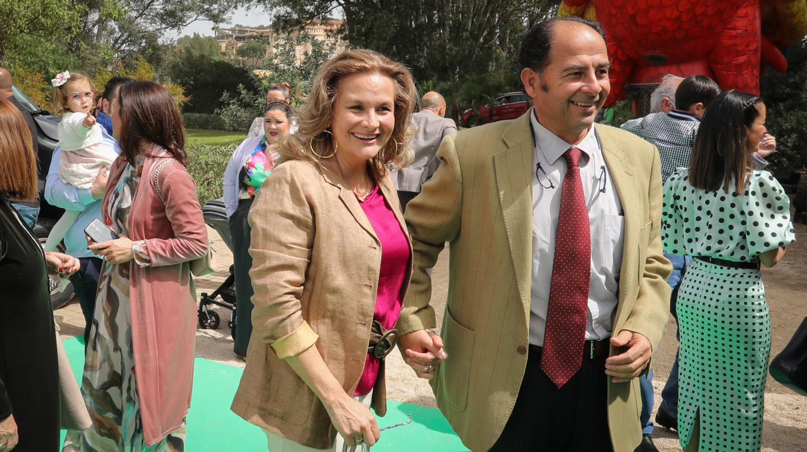 Artistas, políticos y empresarios en el bautizo de los nietos de José Luis López en Jerez