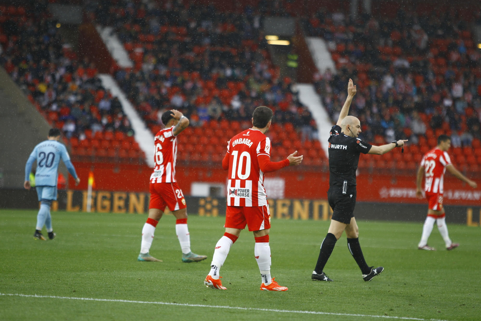 Las mejores imágenes del partido de fútbol U.D. Almería-C.A. Osasuna