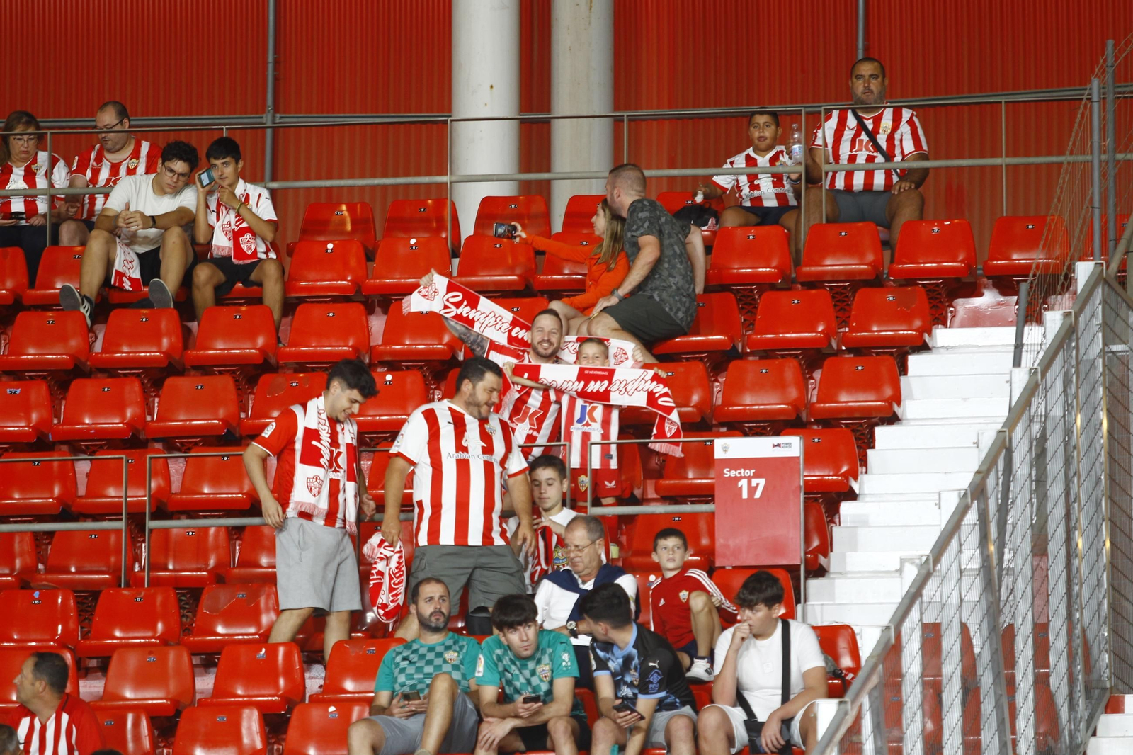Las imágenes del partido de fútbol U.D. Almería-S.D. Eibar