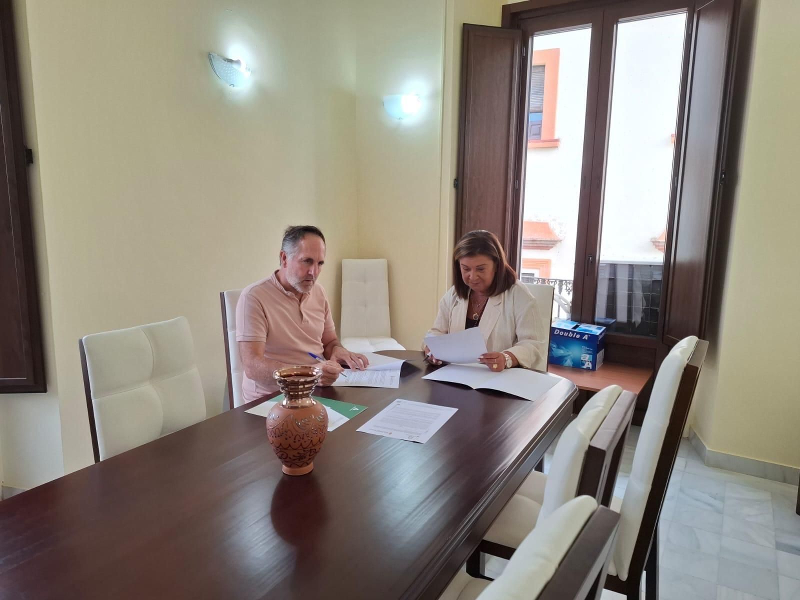 Reunión entre Carmen Céspedes y Jacinto Vázquez.