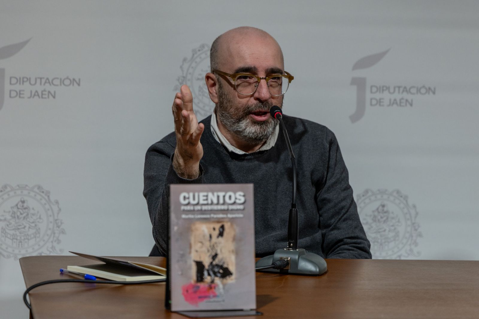 Presentación del libro 'Cuentos para un destierro digno' del autor jiennense Martín Paredes