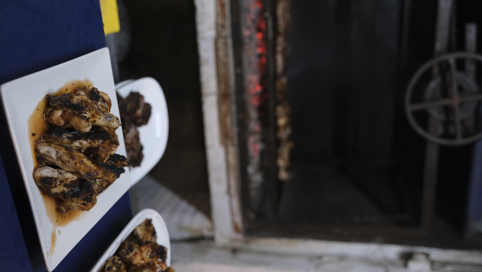 Últimas veladas de la Brasería el Charros de Almería, en imágenes