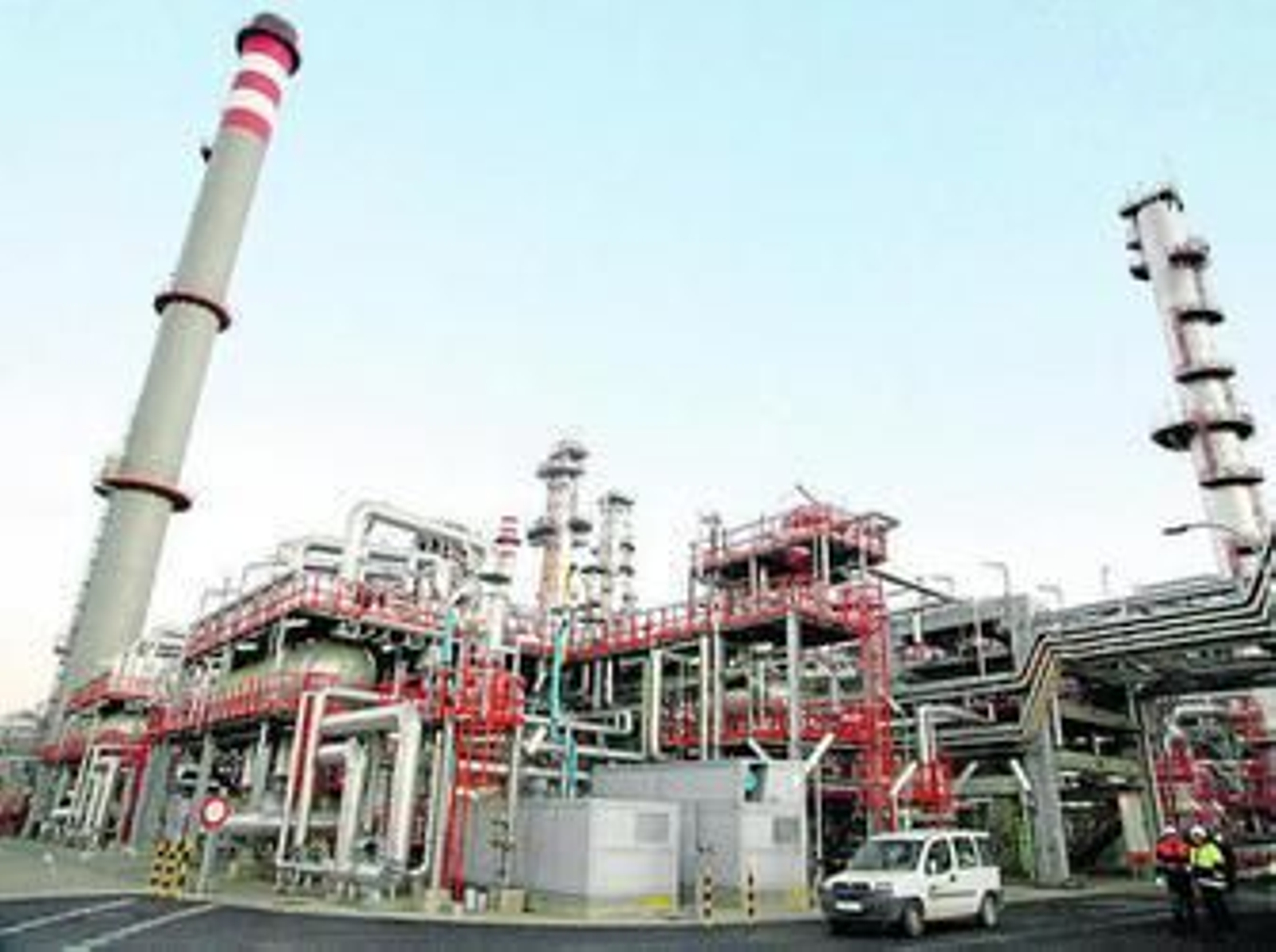 Instalaciones de la refinería Cepsa La Rábida.