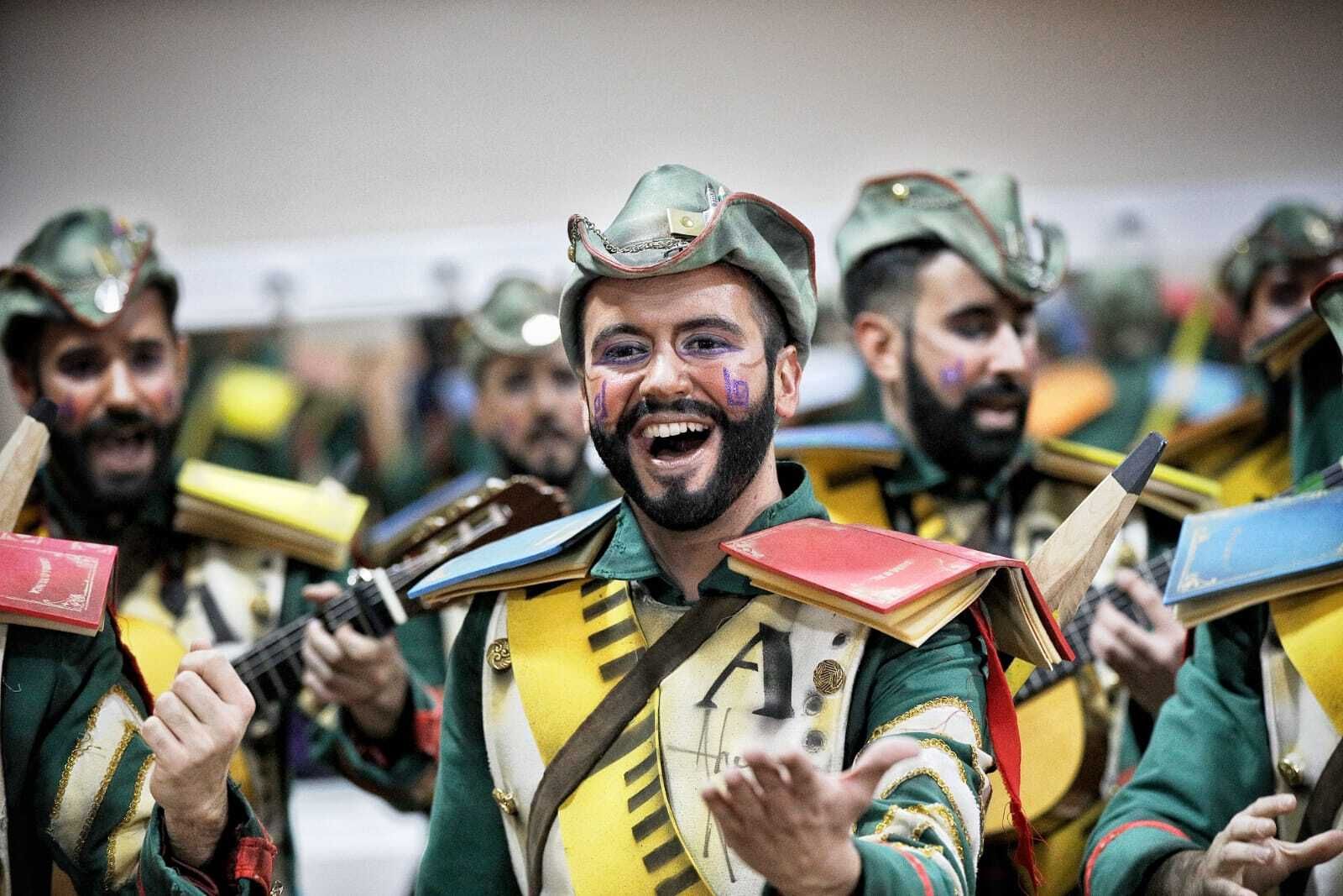 La comparsa 'Ahora o nunca' en camerinos.