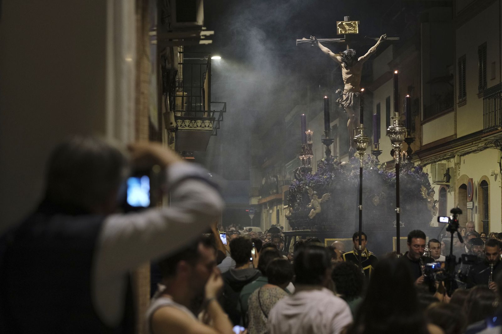 Las imágenes de la Hdad. de Pasión y Muerte (Triana) en la Semana Santa de Sevilla 2024