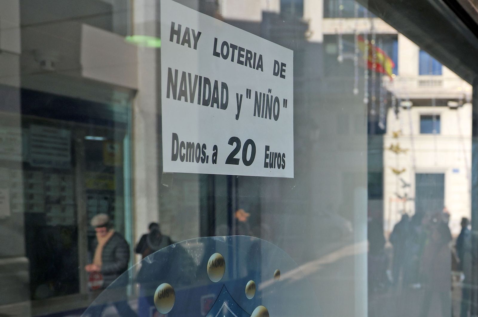 Imágenes del último día de venta de décimos de Navidad en Huelva