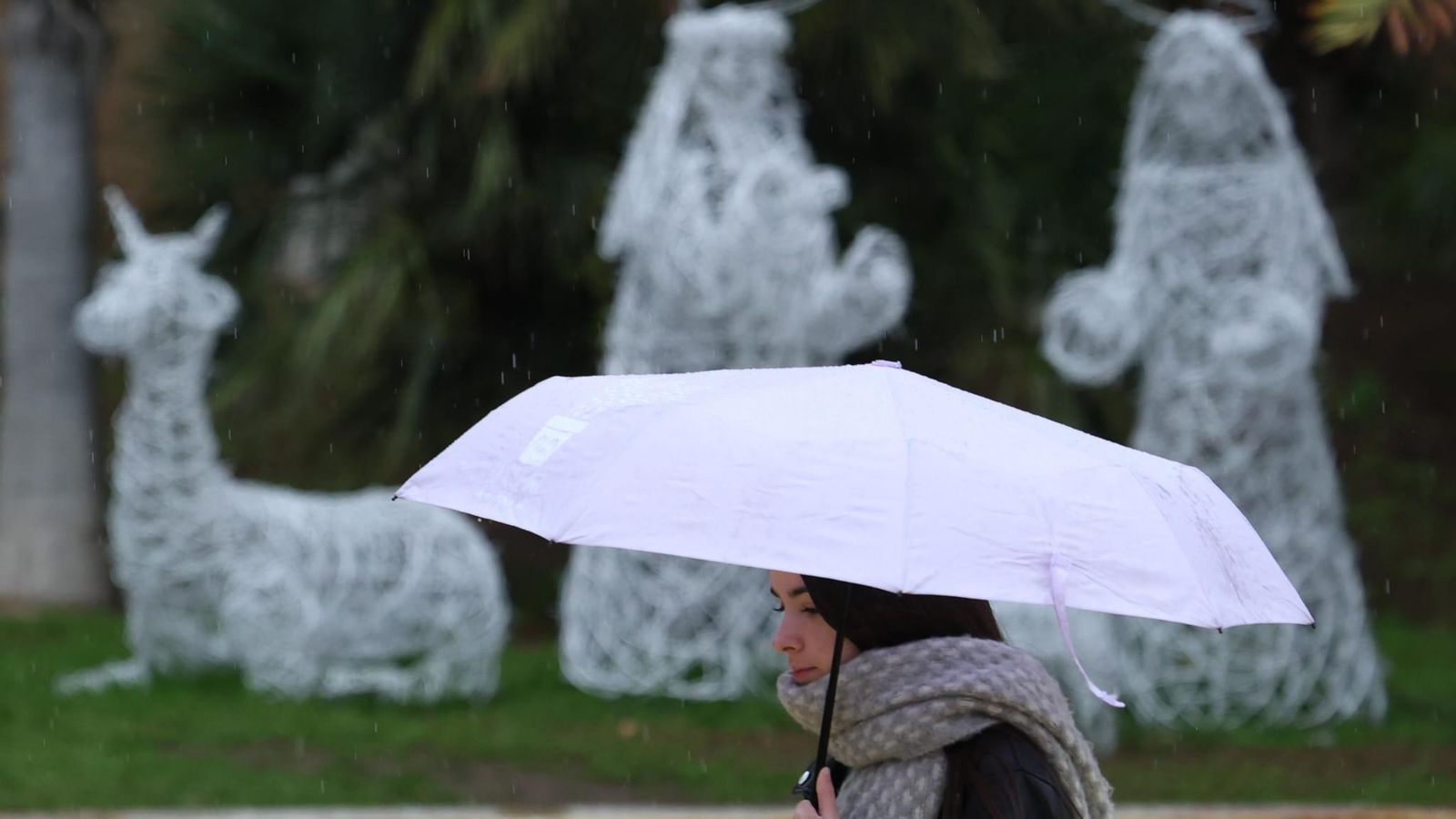 Lluvias y tormentas en Málaga en la jornada de aviso naranja, en imágenes