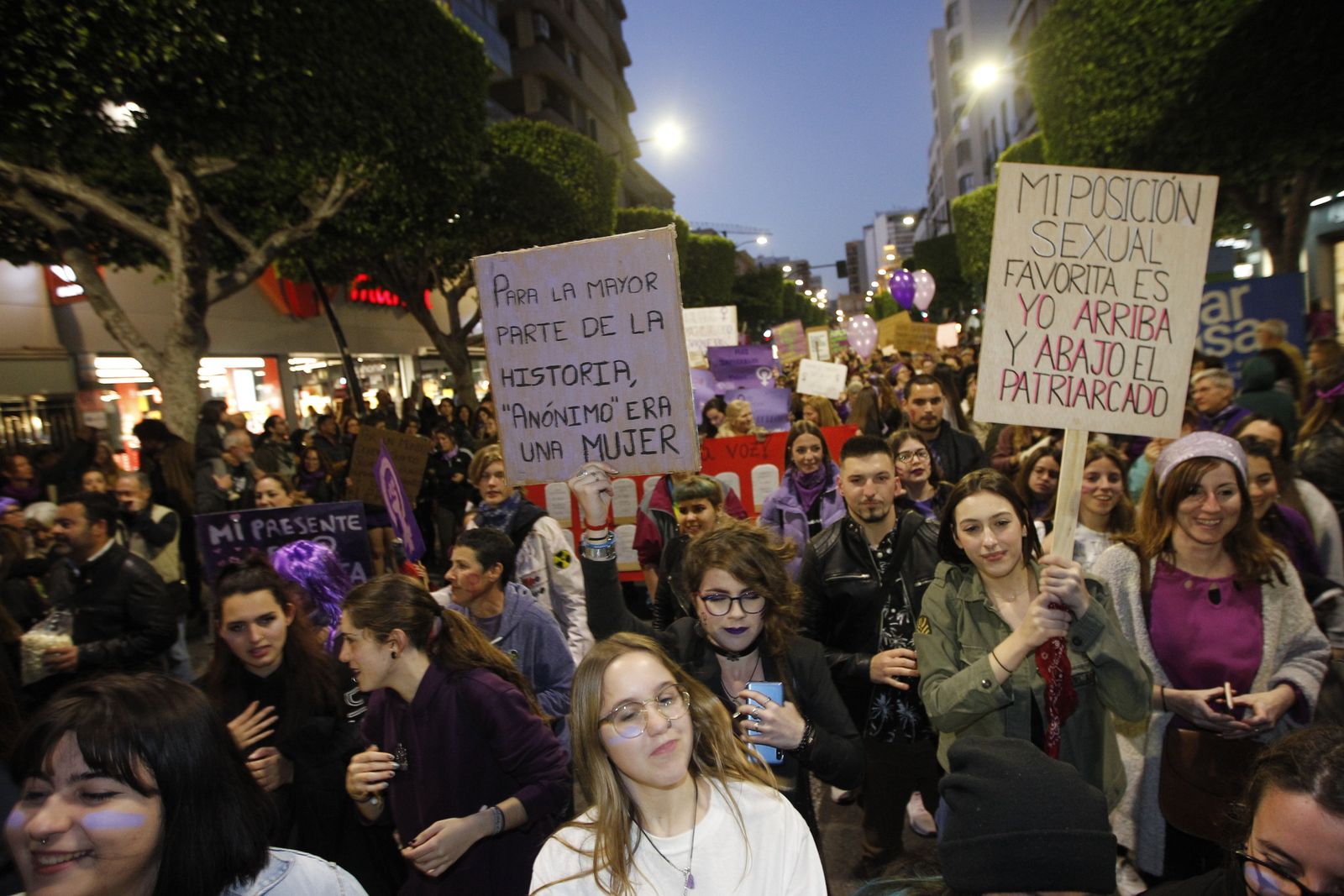 Fotogalería manifestación Día Internacional de la Mujer en Almería