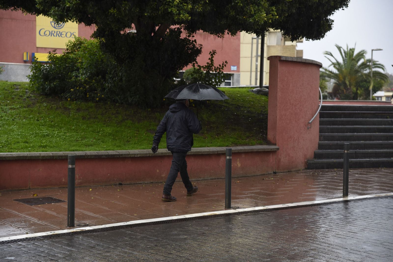 Las fotos de un sábado lluvioso en La Línea