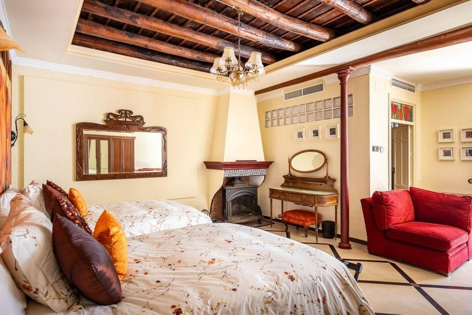 Así es el espectacular hotel boutique que está a la venta en Aracena Así es el espectacular hotel boutique que está a la venta en Aracena