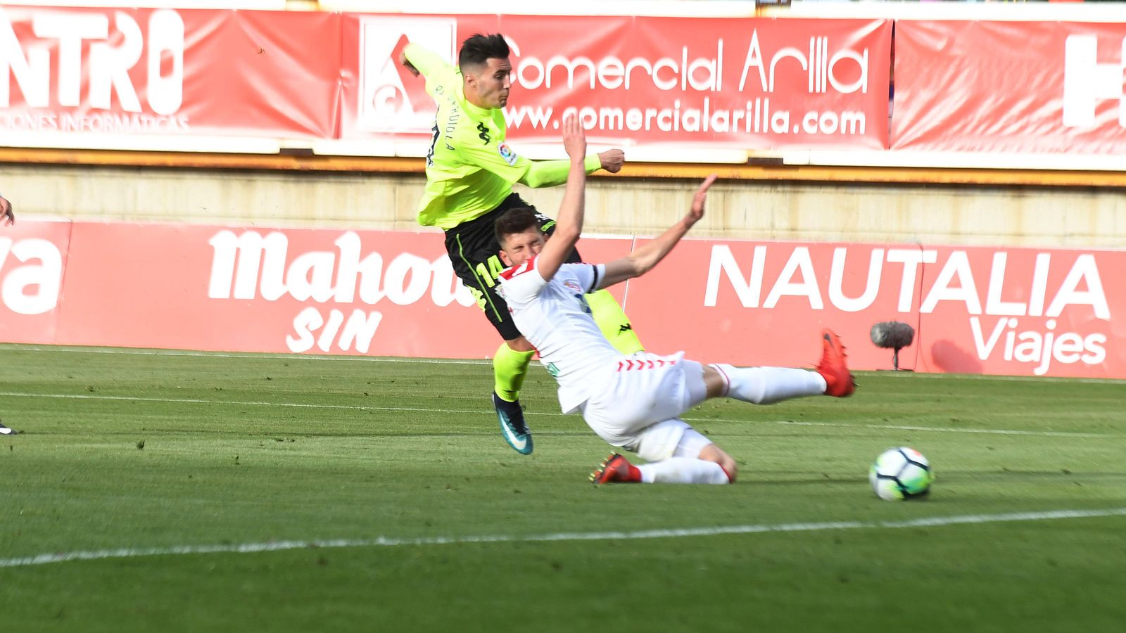 Guardiola dispara a puerta.