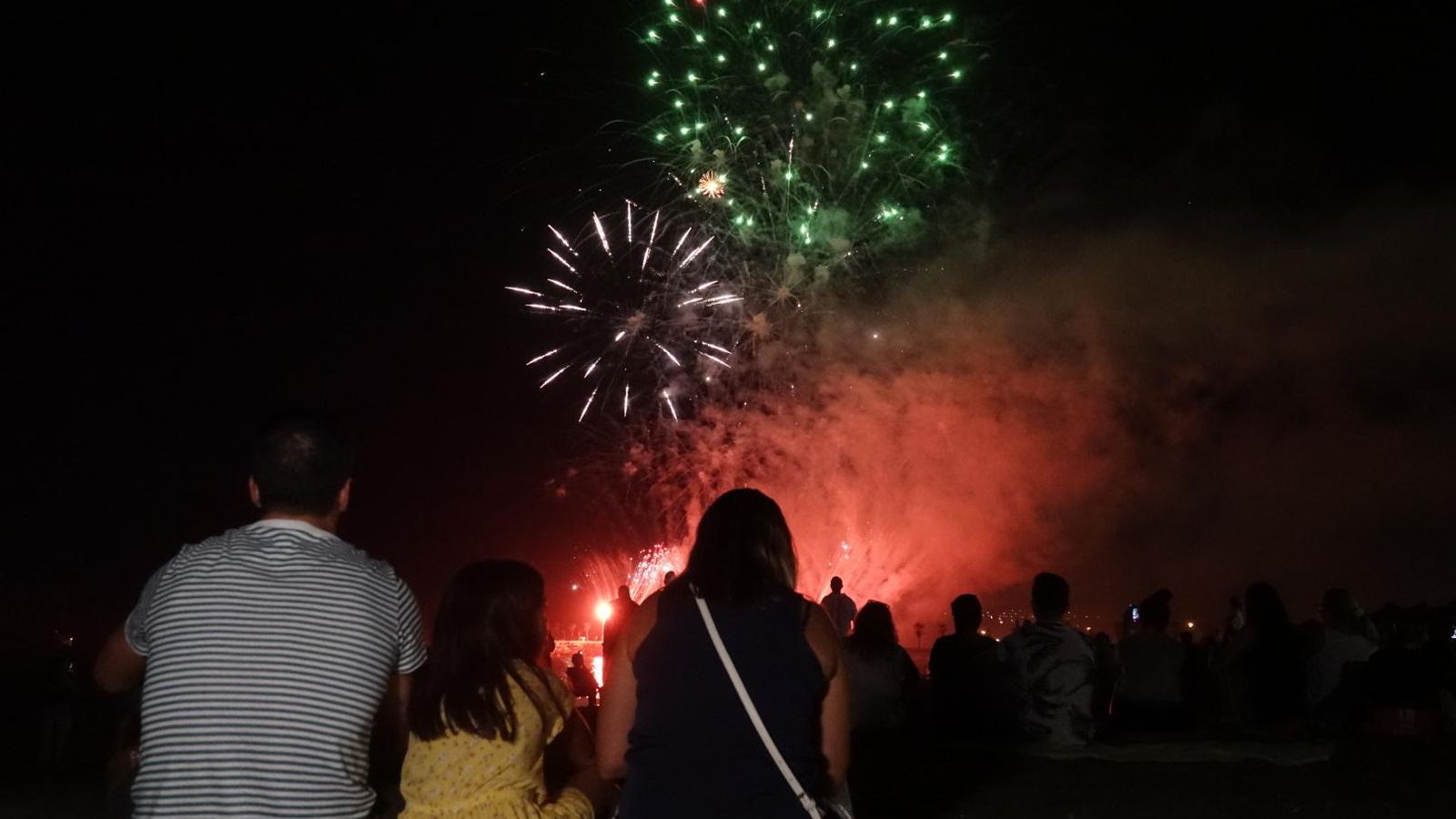 La noche de los fuegos artificiales: pistoletazo de salida de la Feria de Málaga 2022