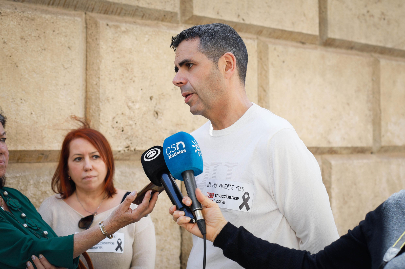 Imágenes de la concentración por muerte de un trabajador en accidente laboral