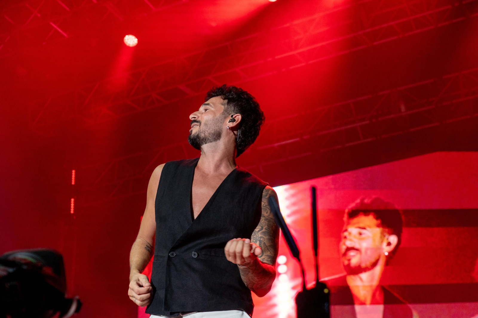 Colombinas 2025: El concierto de Antoñito Molina en las Fiestas Colombinas en imágenes