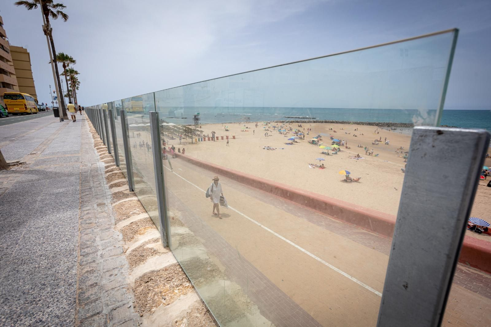 Así es la nueva valla del Paseo Marítimo de Cádiz.