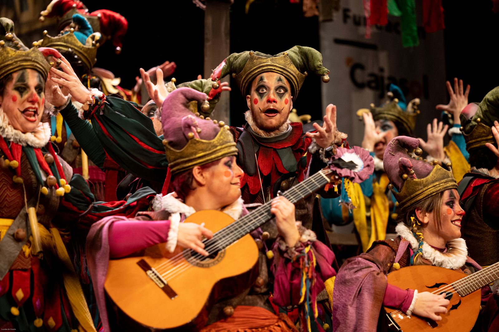 Coro 'La fiesta de los locos'