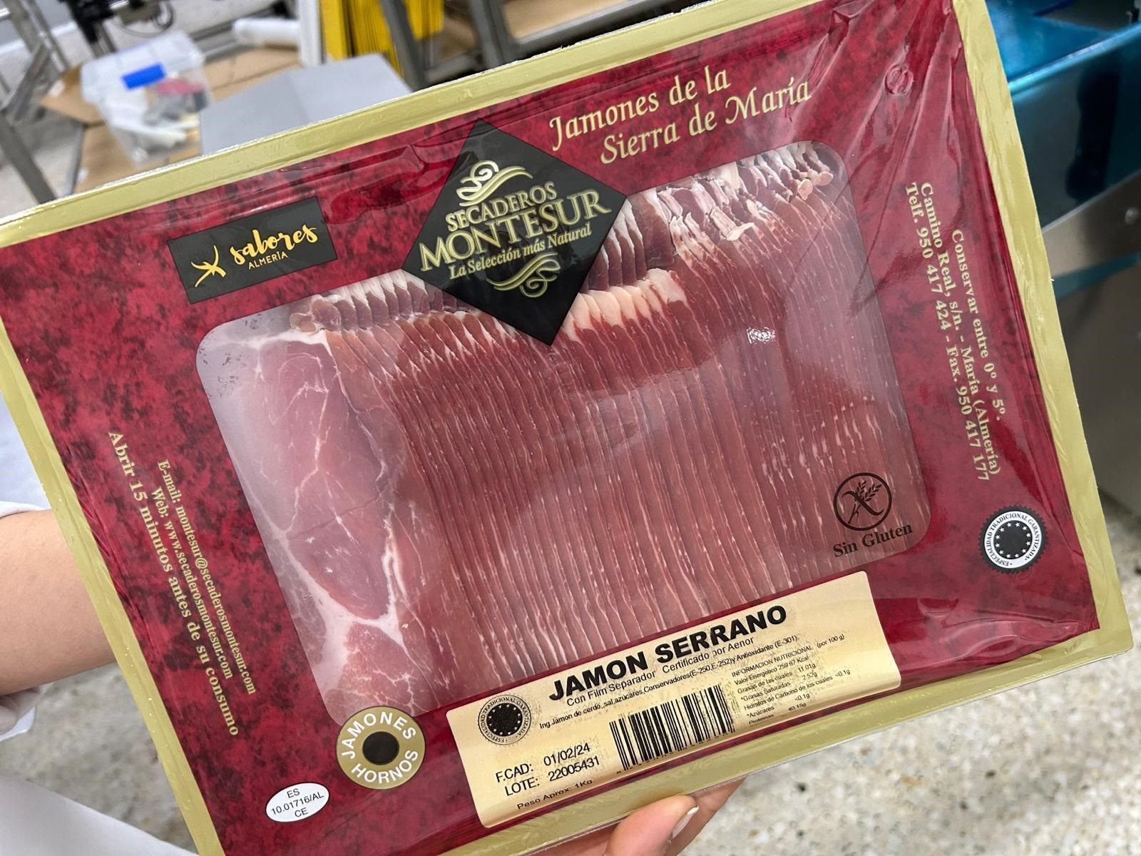 Producto de Secaderos Montesur con el sello de Sabores Almería.