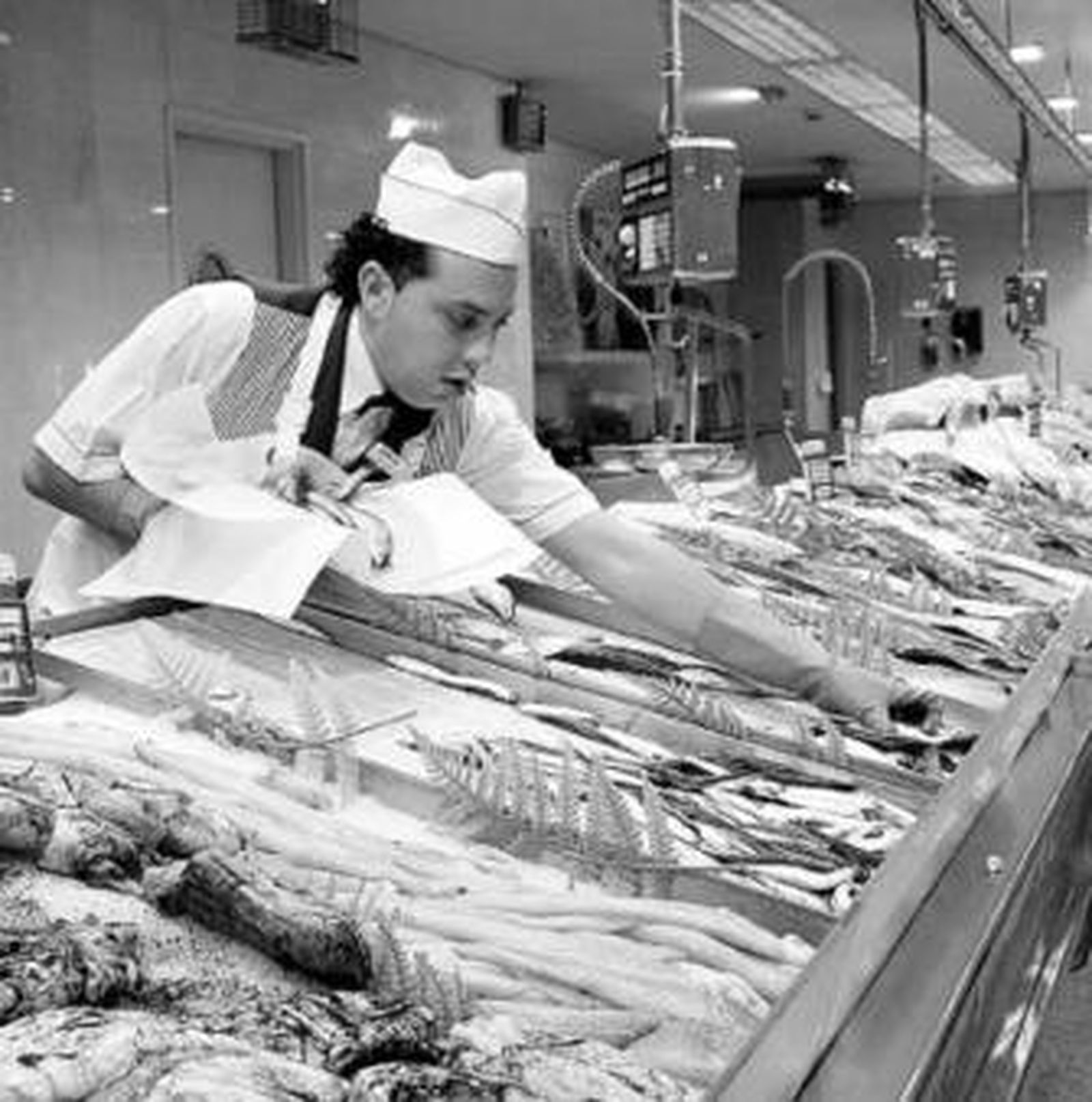 Algunas variedades de pescado escasean, pero sí hay género.