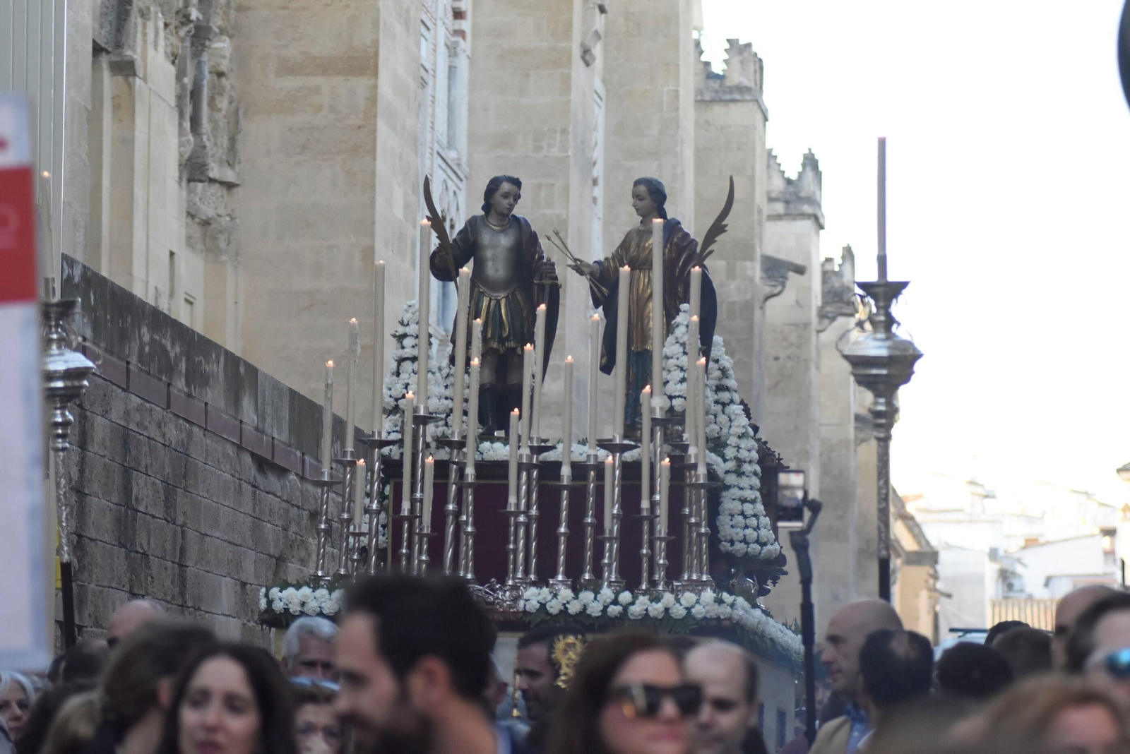 La procesión de San Acisclo y Santa Victoria en Córdoba, en imágenes