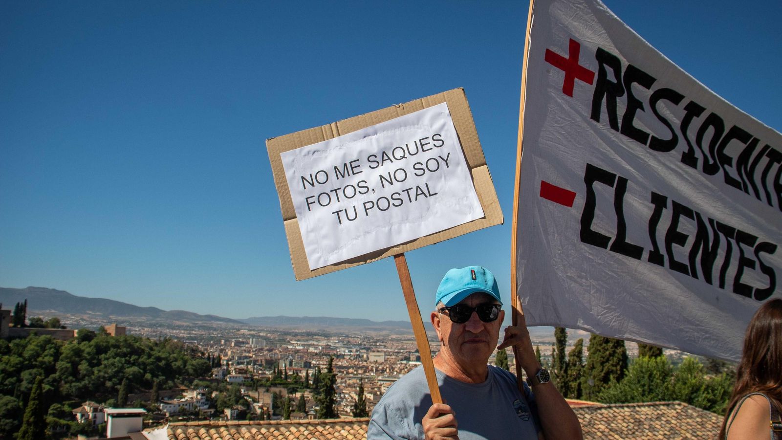 Una de las pancartas de la concentración.