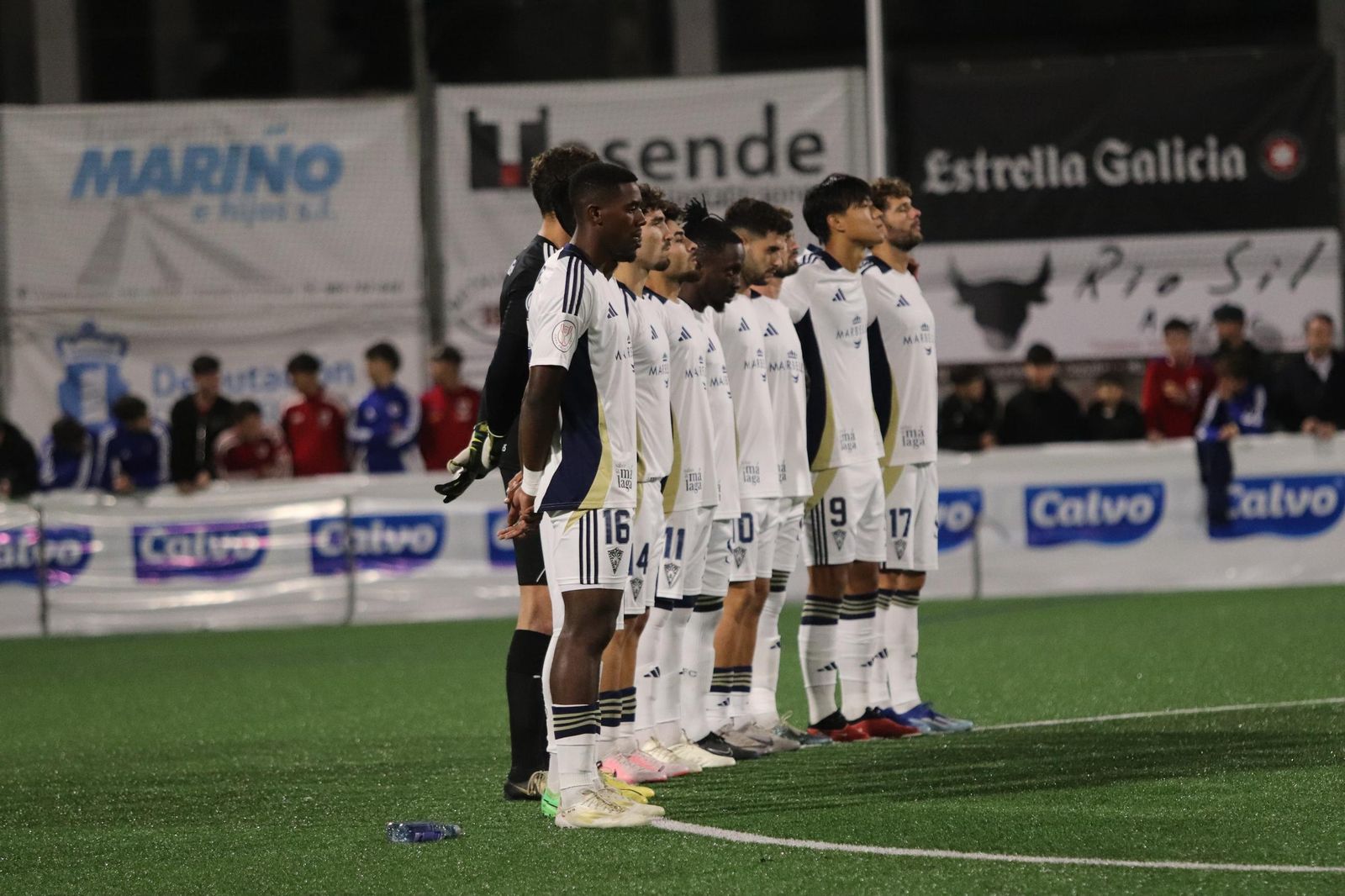 El Marbella, en el minuto de silencio.