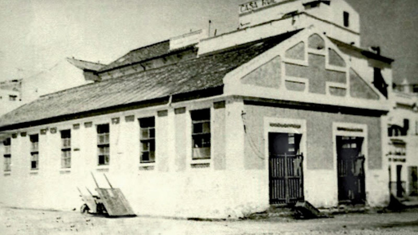 Edificio en que se transformó la antigua pescadería en el año 1914. Fue demolido hacia el año 1940.