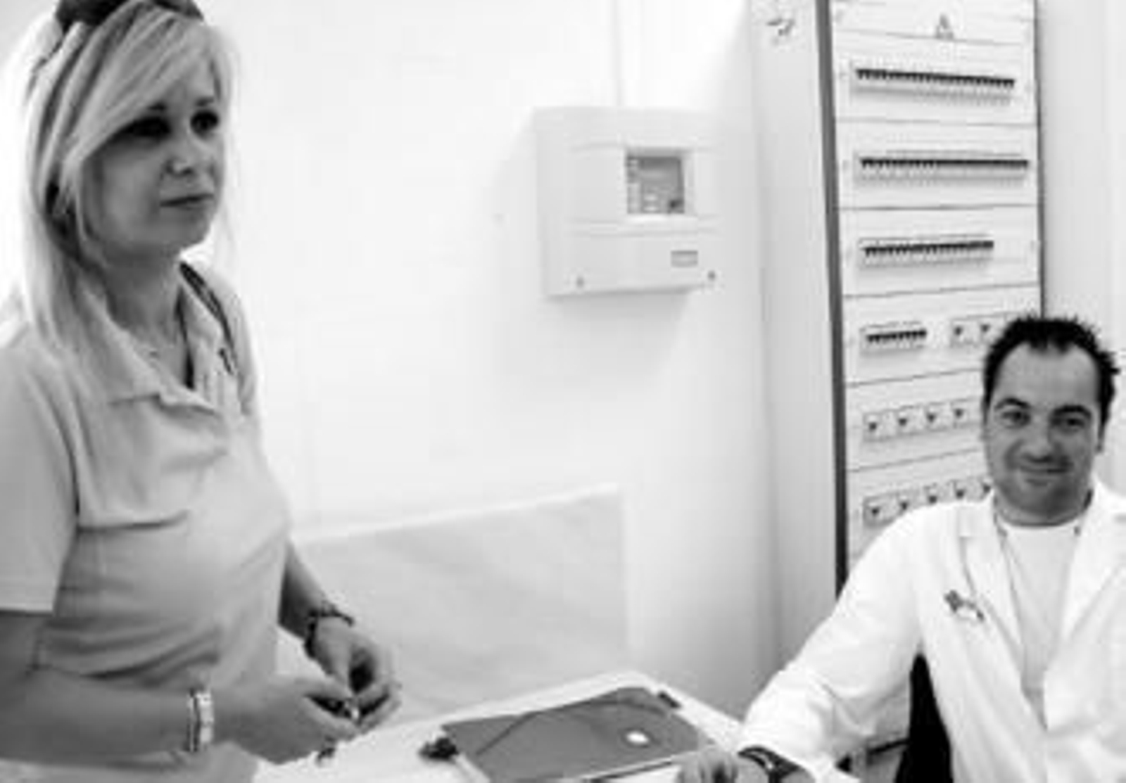 Una de las usuarias que pidió ayer el libro de recalamaciones sin éxito.