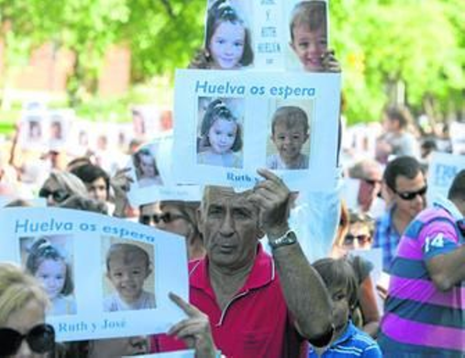 Imagen de archivo de una manifestación por los niños en Huelva.