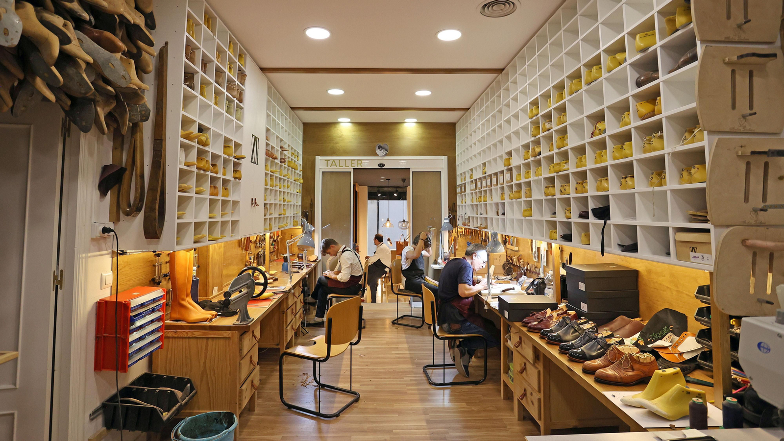 Así trabajan los alumnos de Abraham Zambrana en su taller de formación