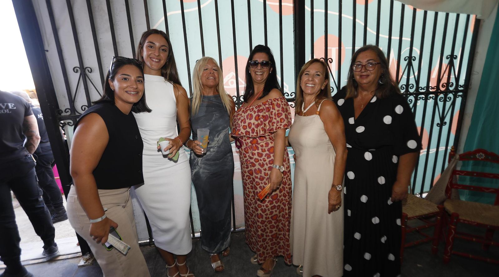 Búscate en las fotos del Día de la Mujer en la Feria de Tarifa