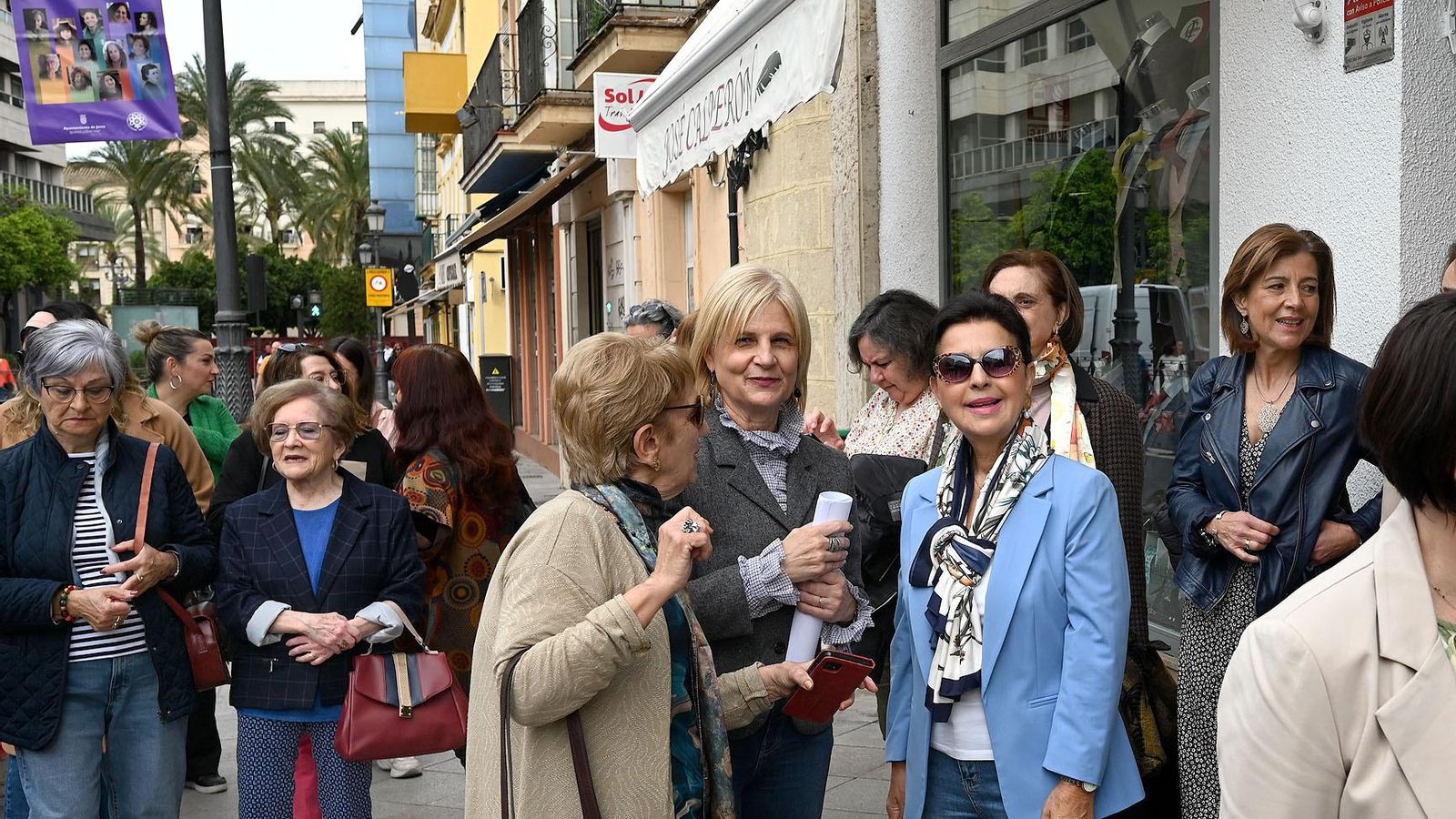 María José Santiago, junto a la alcaldesa.