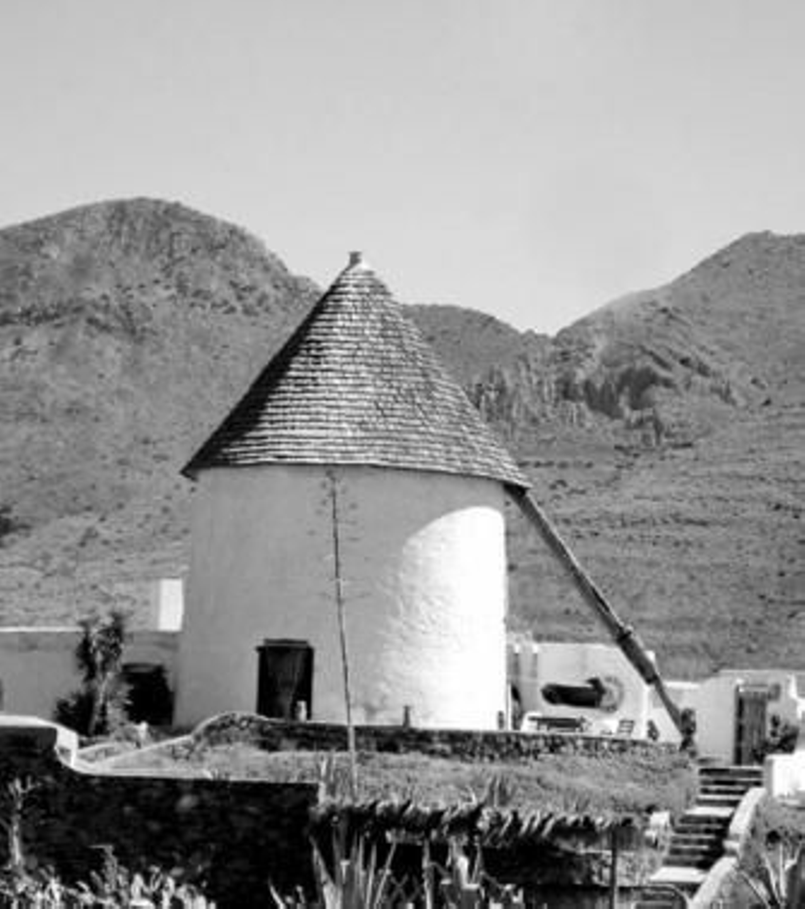 Uno de los viejos molinos que se pueden encontrar en la zona de Níjar.