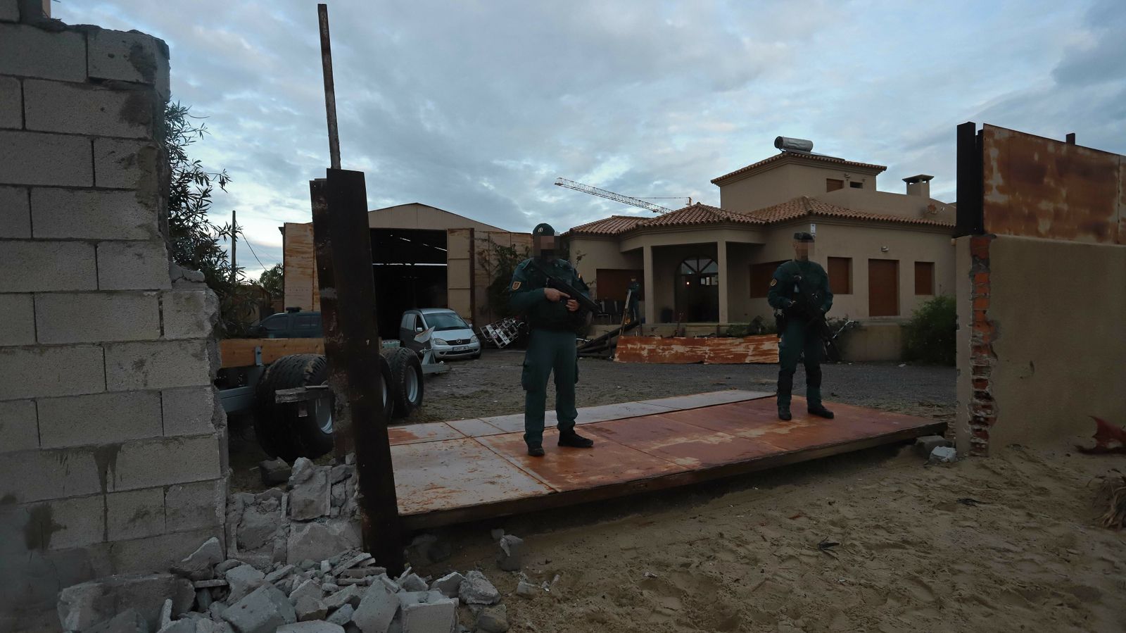 Registros de la Guardia Civil en Palmones