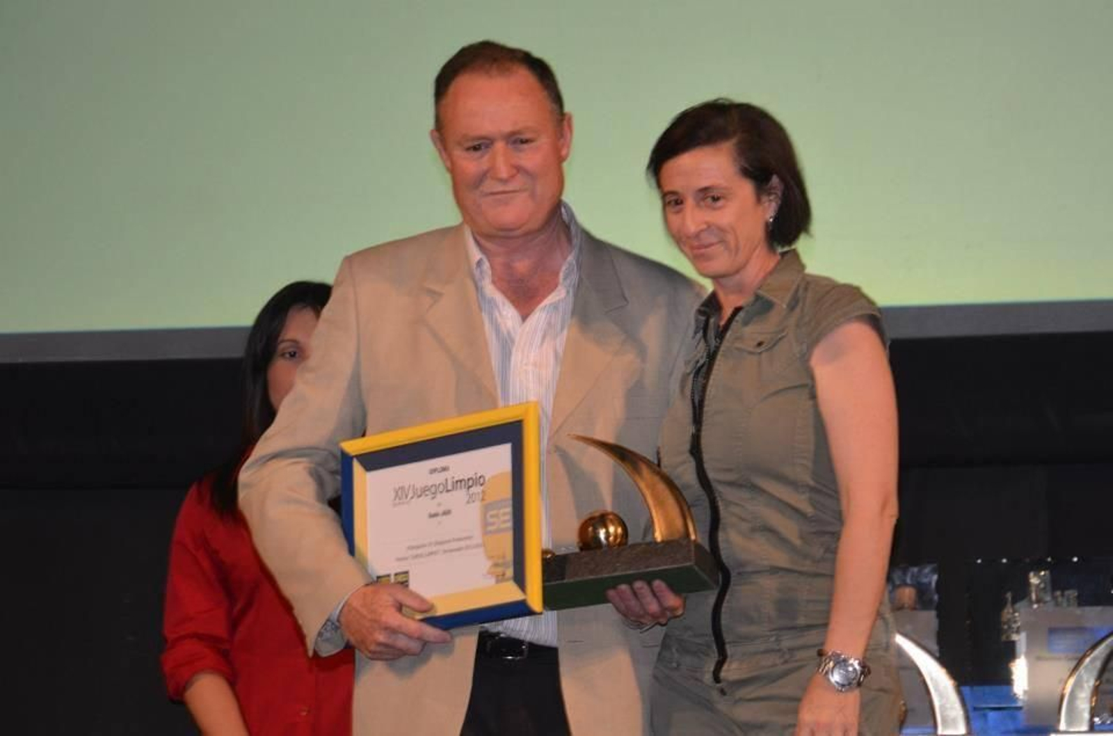 Juan Antonio Cañas, homenajeado en una Gala de los Premios al Juego Limpio de Radio Jaén.