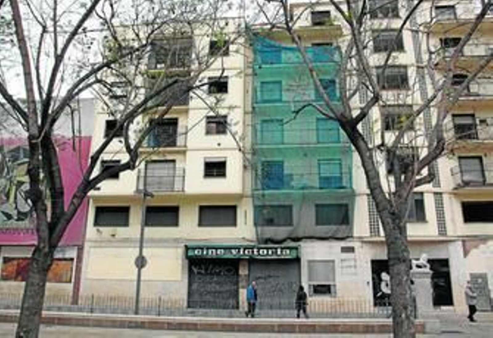 Fachada de los antiguos cines Astoria y Victoria.