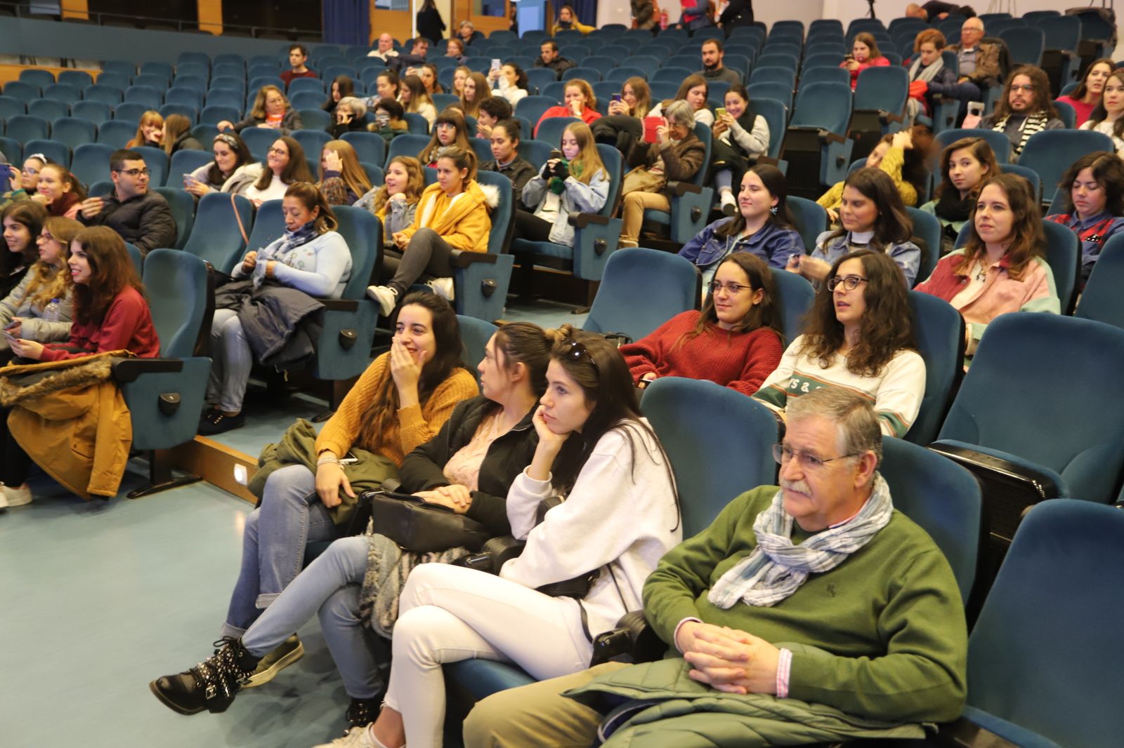 Imágenes del coloquio que ofrecieron Eva Isanta y Celia Molina sobre el papel de la mujer en el cine