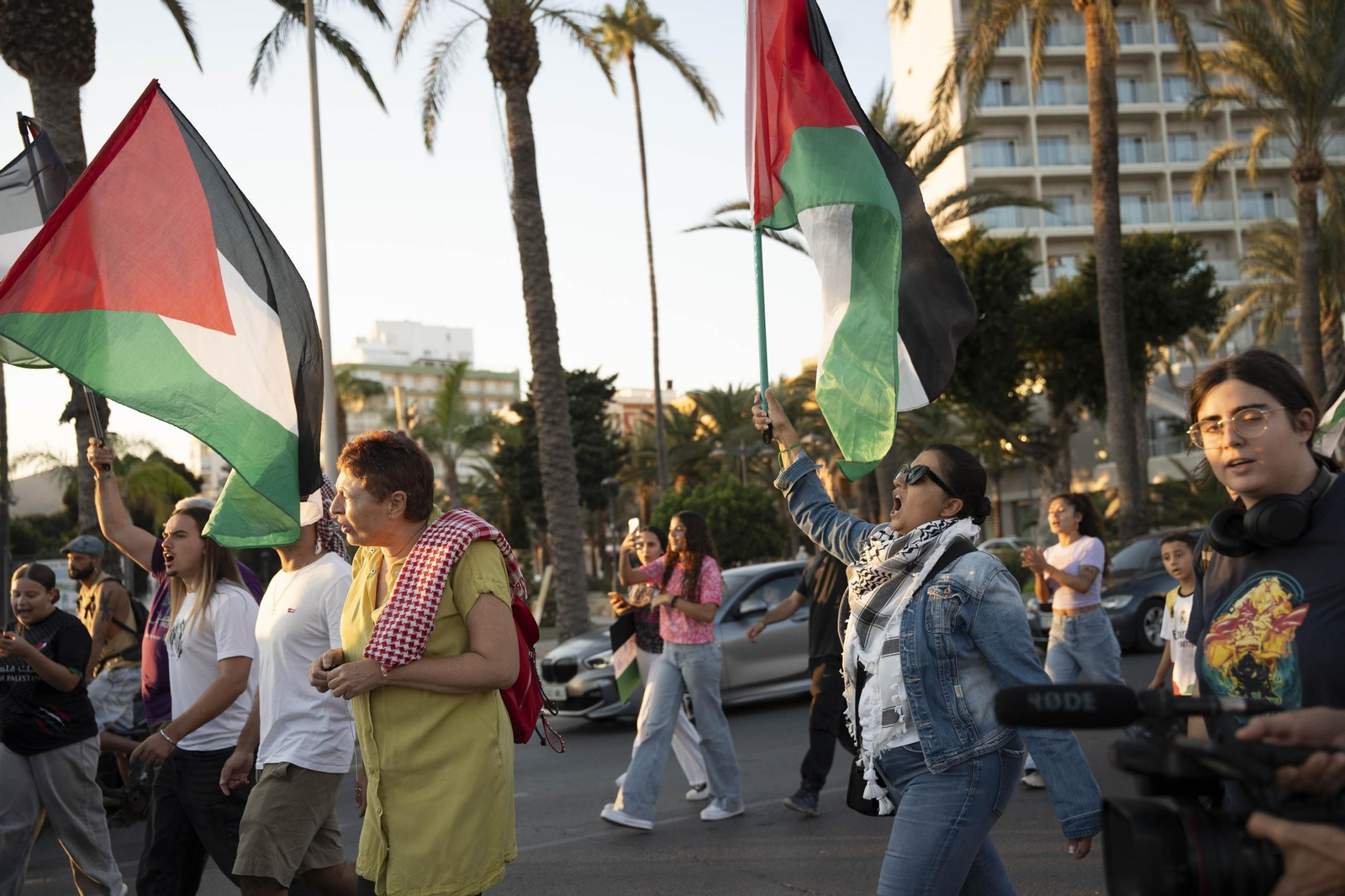 Manifestación convocada por la Plataforma Almería por Palestina