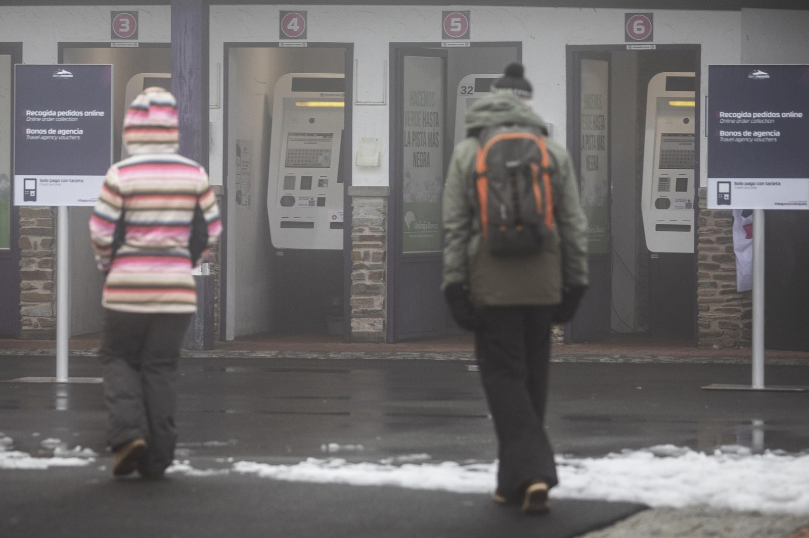 Fotos: esquí en Sierra Nevada pese al confinamiento perimetral
