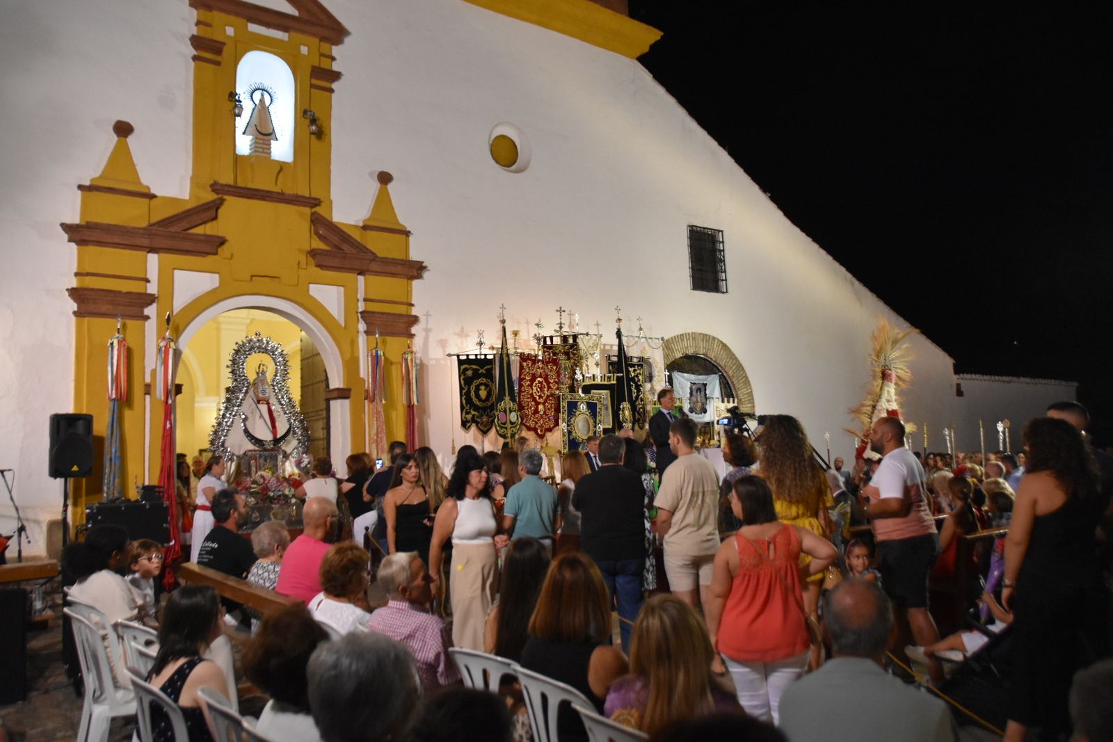 El pregón y la ofrenda floral a la Virgen de la Estrella en Villa del Río, en imágenes
