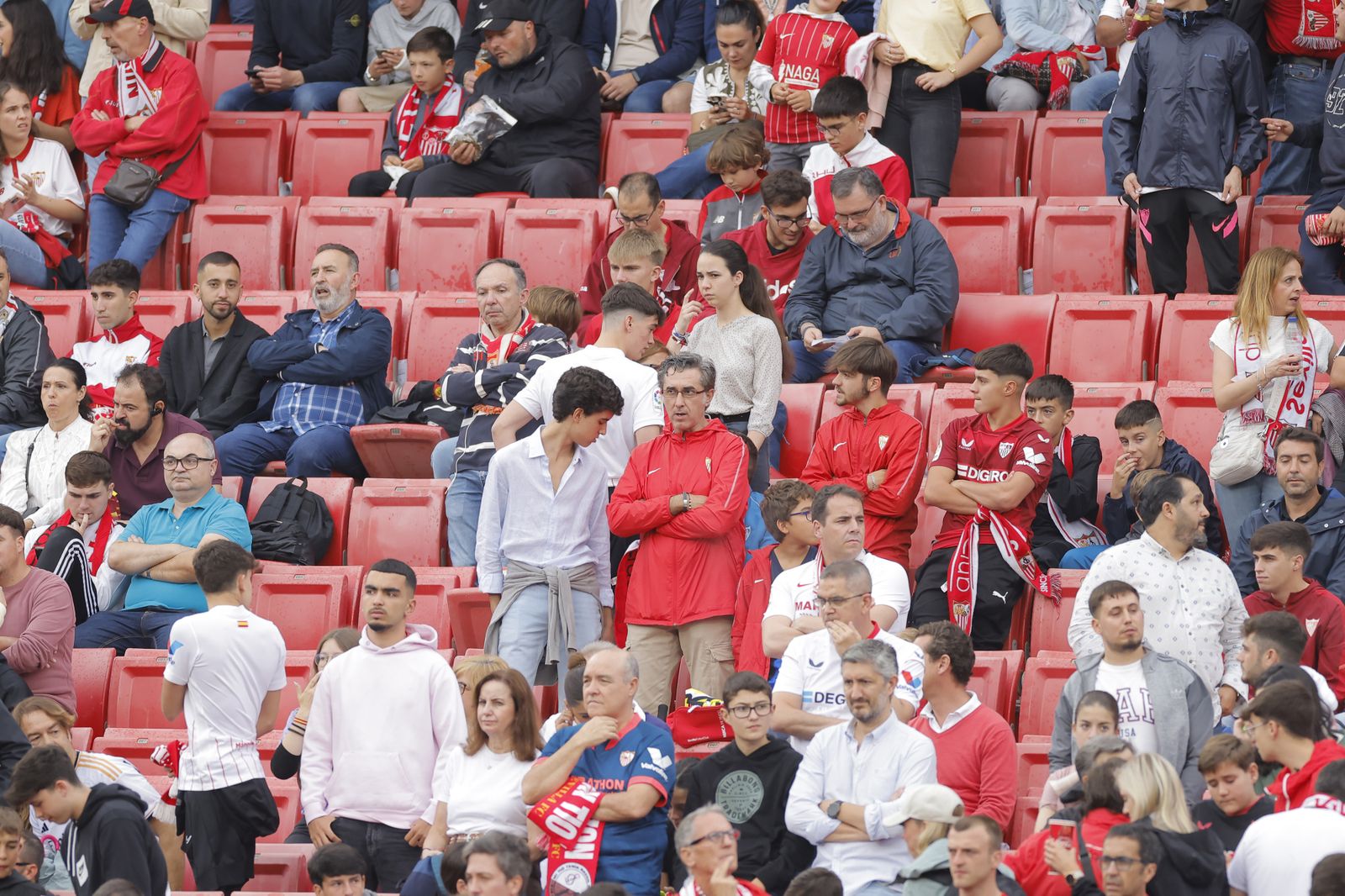 Búscate en las fotos del Sevilla-Madrid