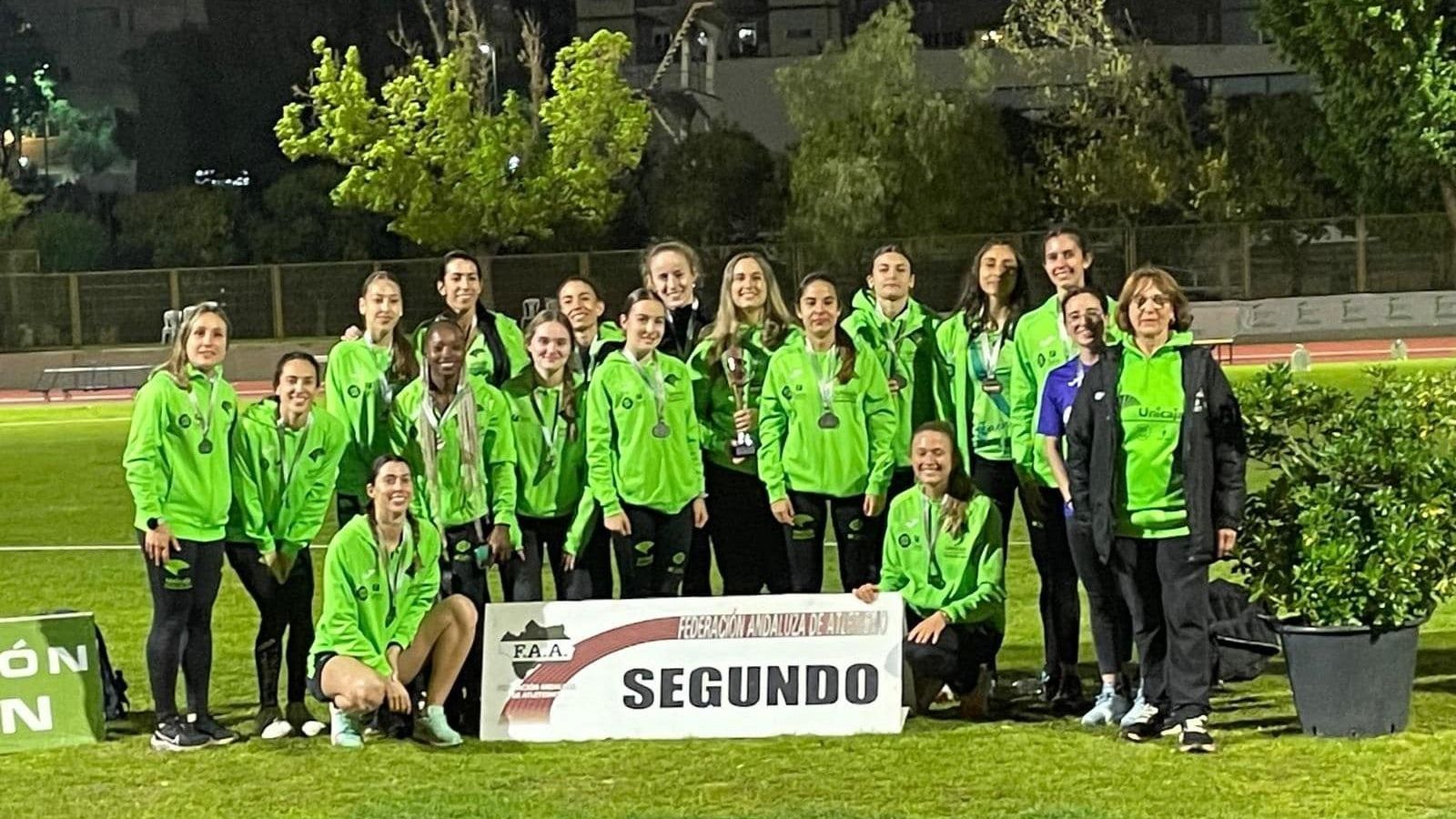 Las chicas del Unicaja Jaén Paraíso Interior subieron al segundo cajón del podio. Las chicas del Unicaja Jaén Paraíso Interior subieron al segundo cajón del podio.