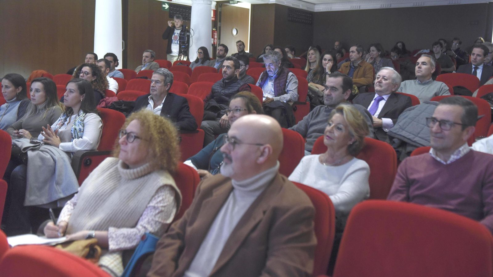 Público en el encuentro