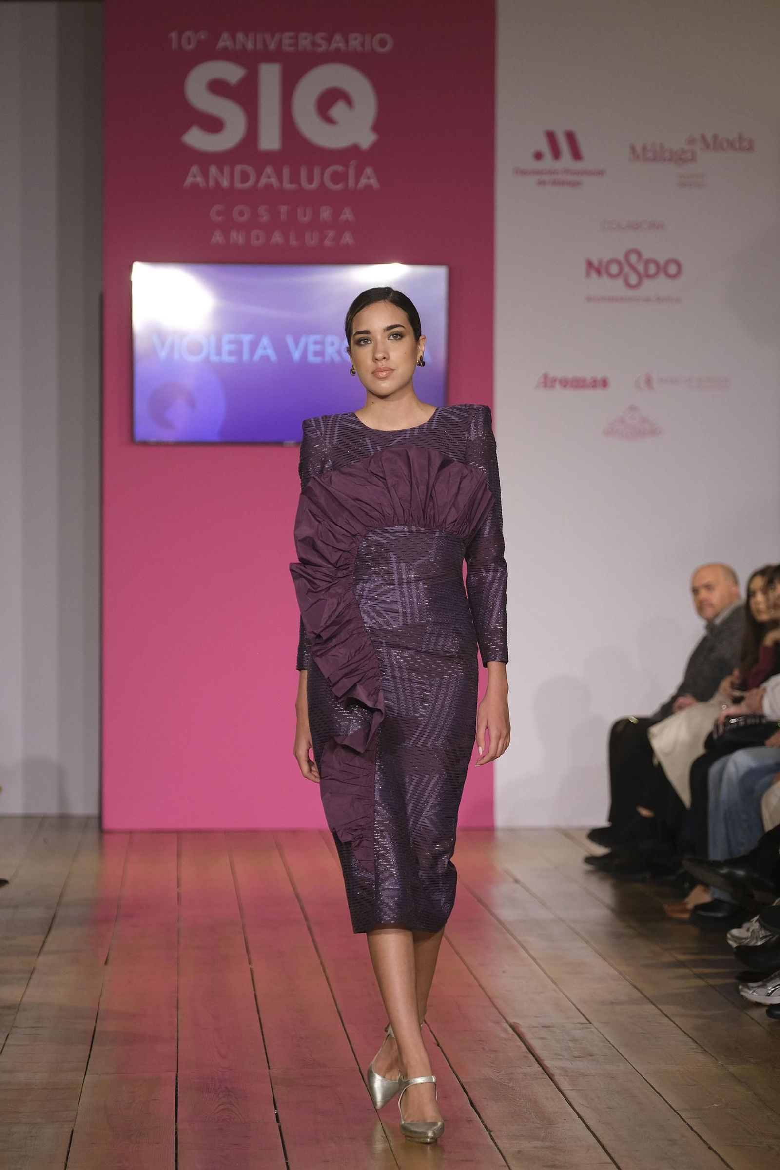 Sobriedad y minimalismo en las invitadas de Violeta Vergara