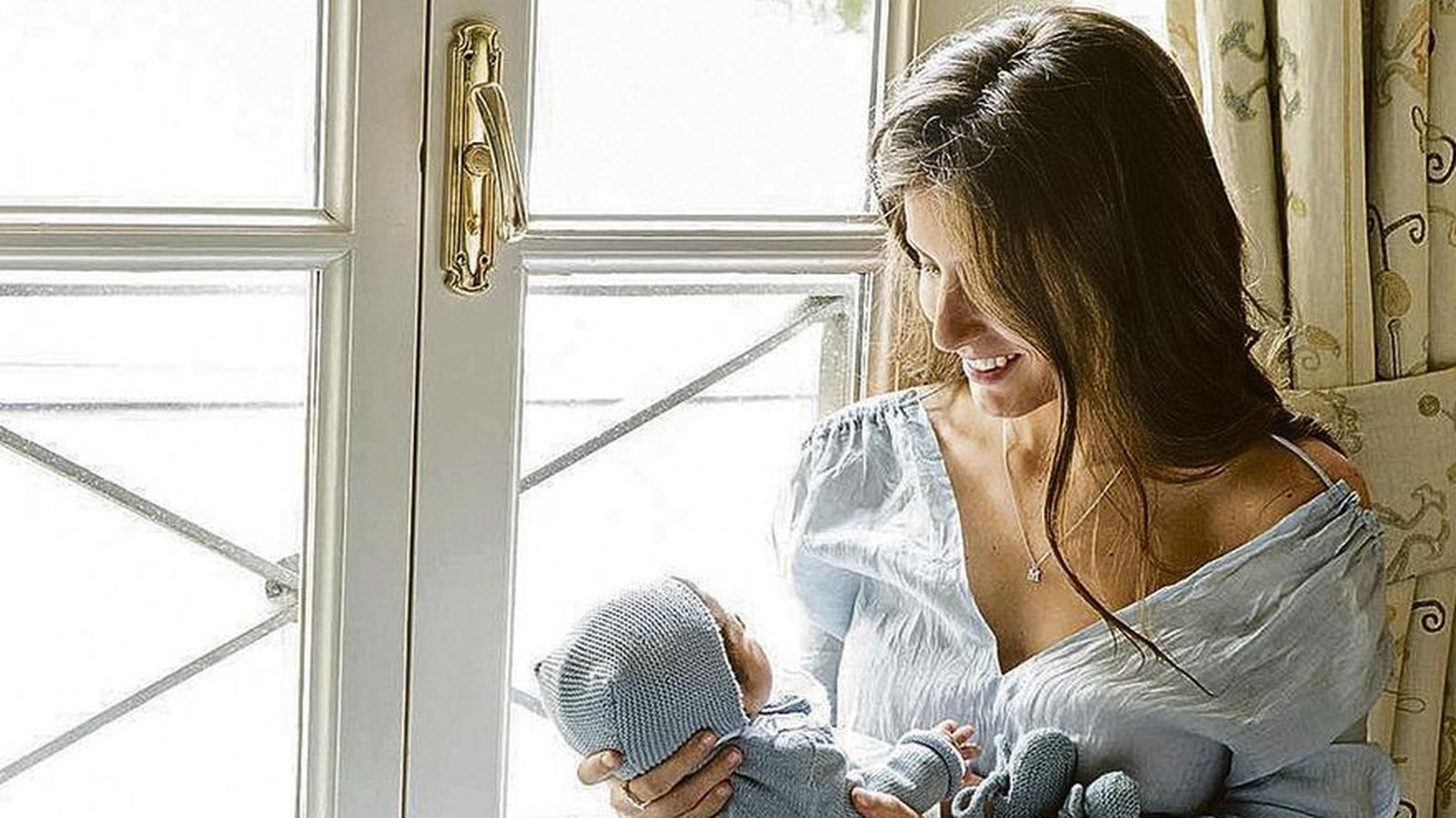 Ana Boyer con su bebé