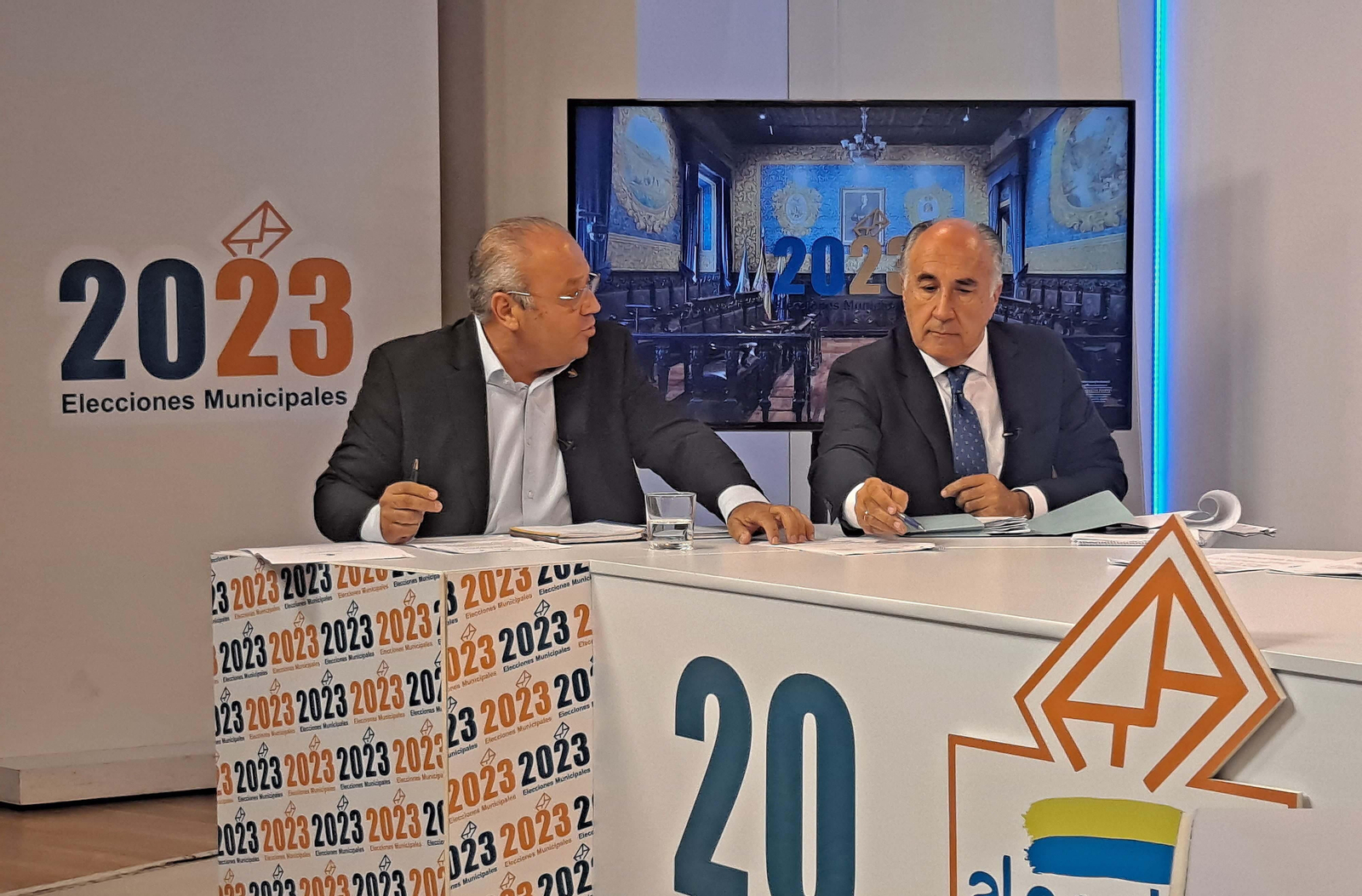 Fotos del debate electoral en Onda Algeciras Televisión