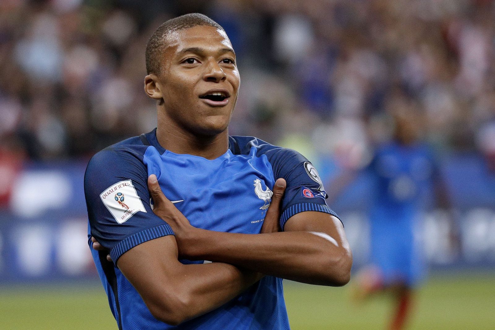Kylian Mbappe celebra su gol ayer con Francia, el cuarto a Holanda.