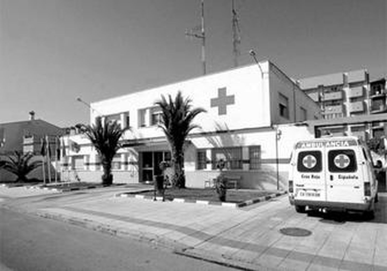 Imagen de la sede de la asamblea local de la Cruz Roja en la avenida España.