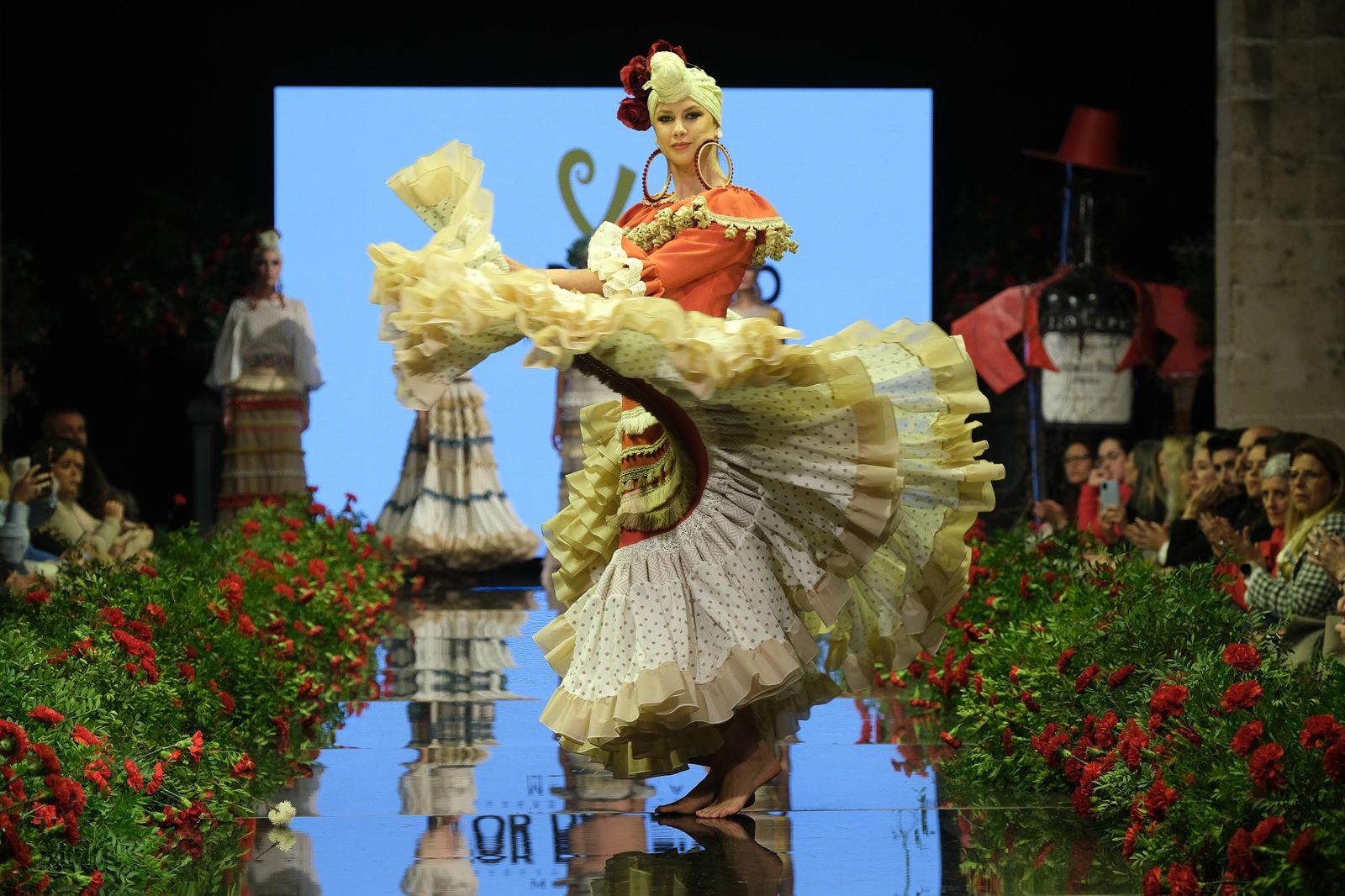 Desfile de Flor de Cerezo en la Pasarela Flamenca Jerez Tío Pepe 2023