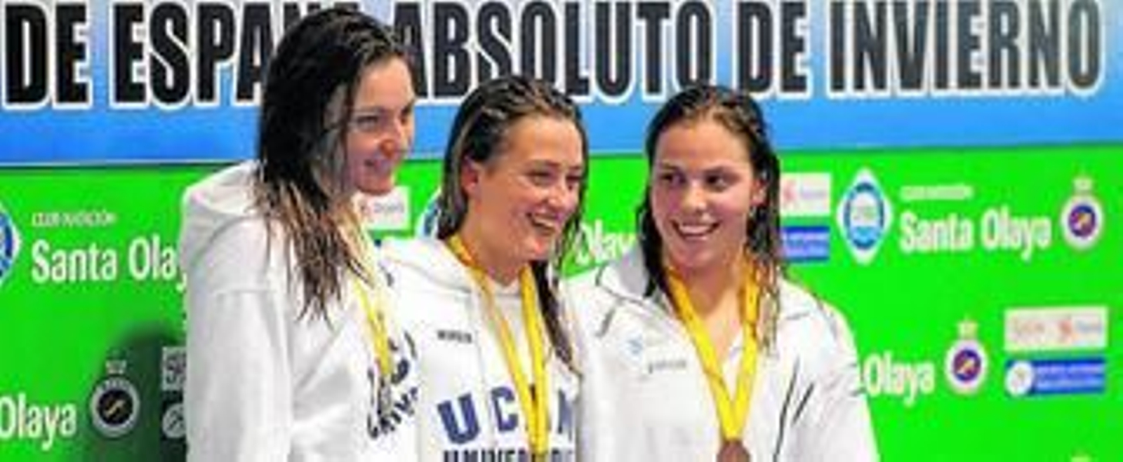 Melani Costa, Mireia Belmonte y Maria Vila, en el podio.